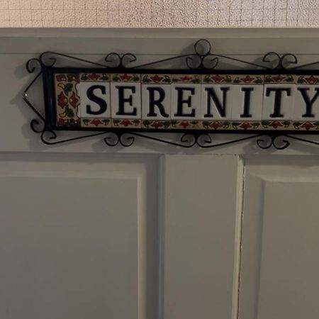 Serenity Лонгфорд Экстерьер фото